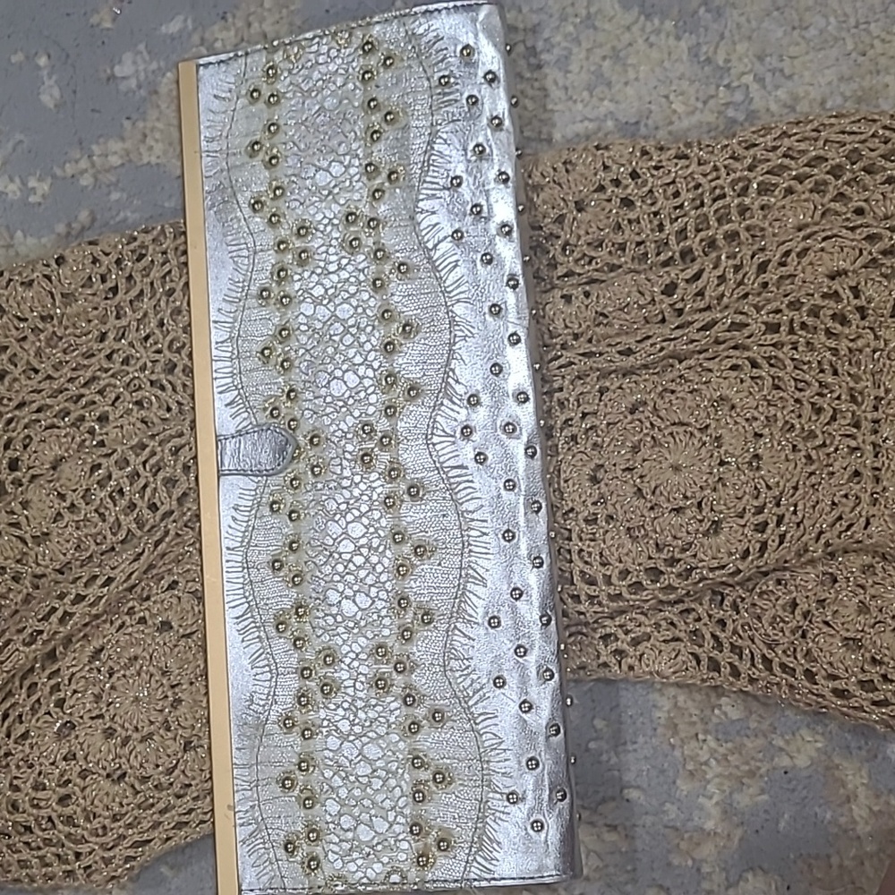 Handbag - Picture 3 of 7